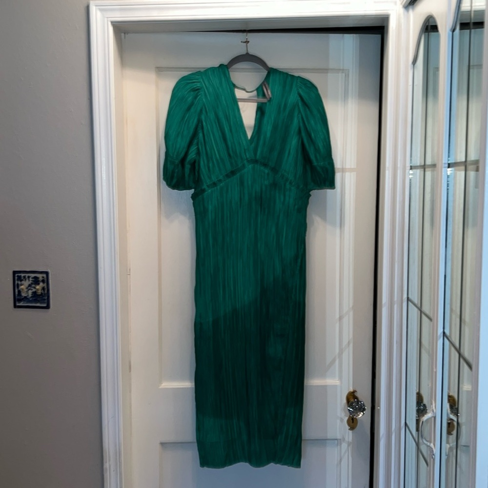 NWT Anthropologie Women's V-Neck Pleated Midi Dress medium